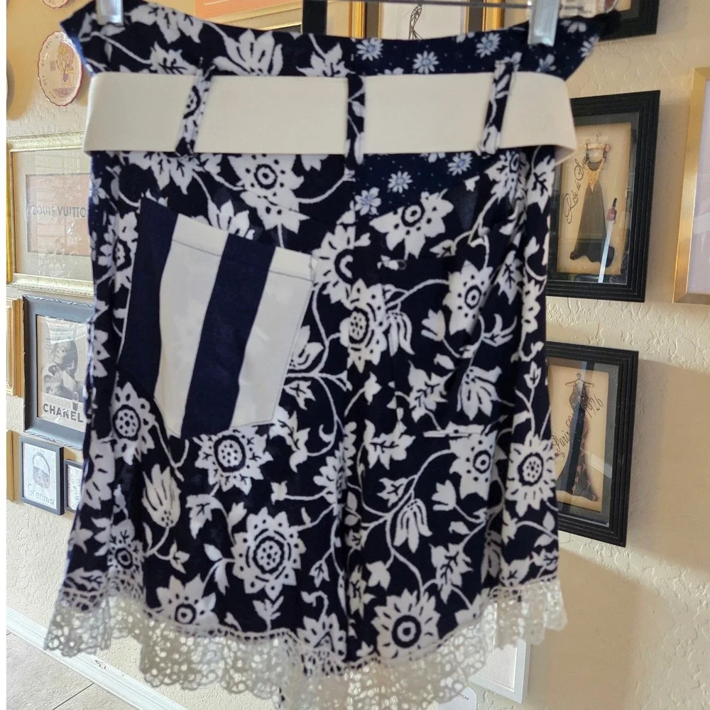 Vintage New Era Navy Floral 2 Piece Set Crop‎ Top Shorts Lace Trim Belted Medium